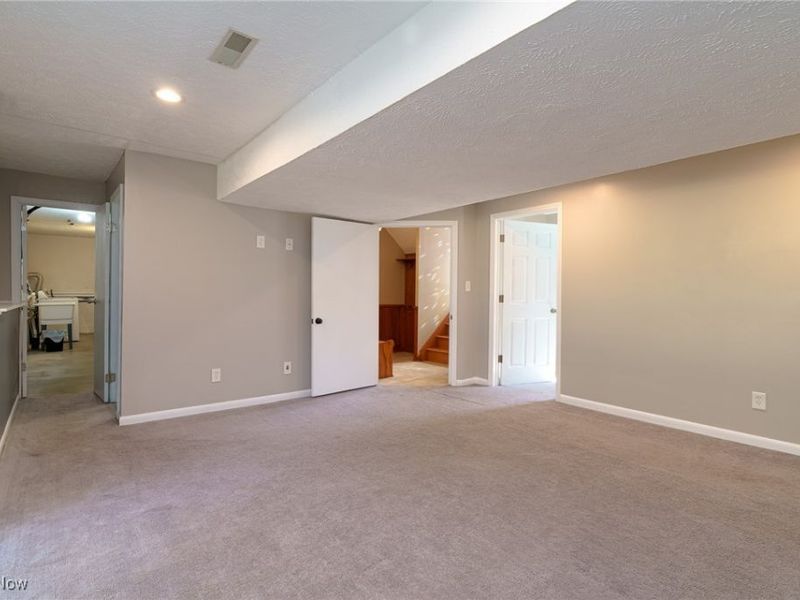 6650 Parkgate Oval, Seven Hills, OH 44131 Photo 21