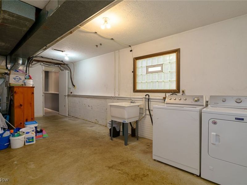 6650 Parkgate Oval, Seven Hills, OH 44131 Photo 24