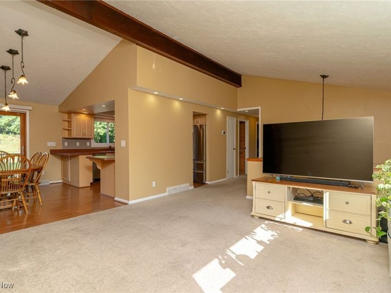 6650 Parkgate Oval, Seven Hills, OH 44131 Photo 4