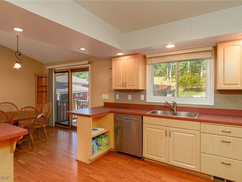 6650 Parkgate Oval, Seven Hills, OH 44131 Photo 7