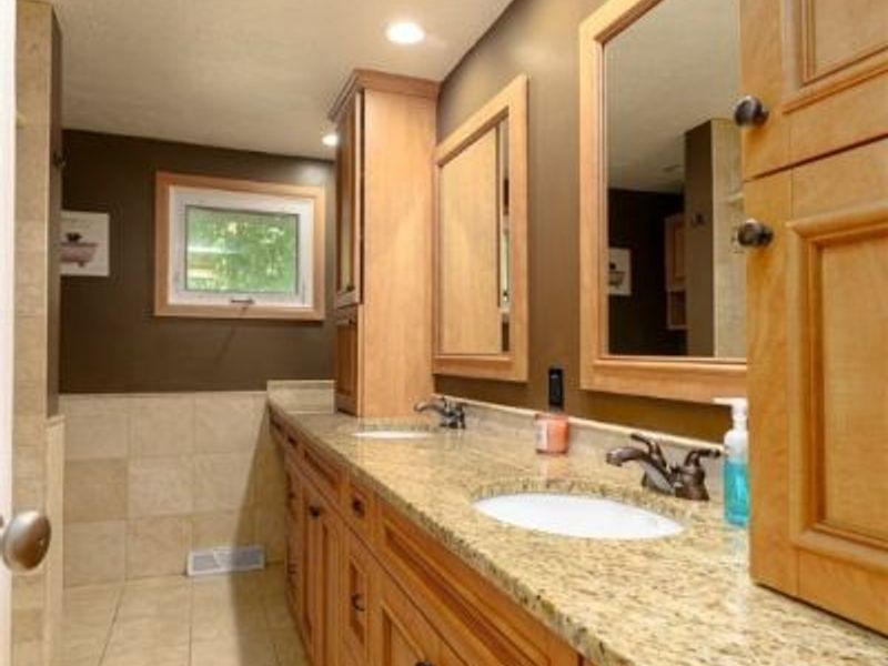 6650 Parkgate Oval, Seven Hills, OH 44131 Photo 9