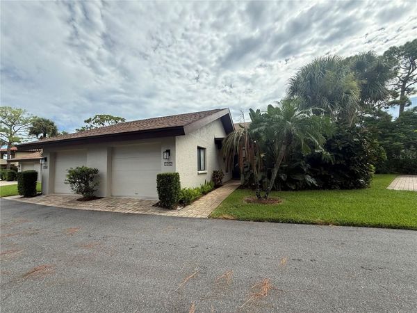 3102 WINDRUSH BOURNE, Unit 4, SARASOTA, FL 34235