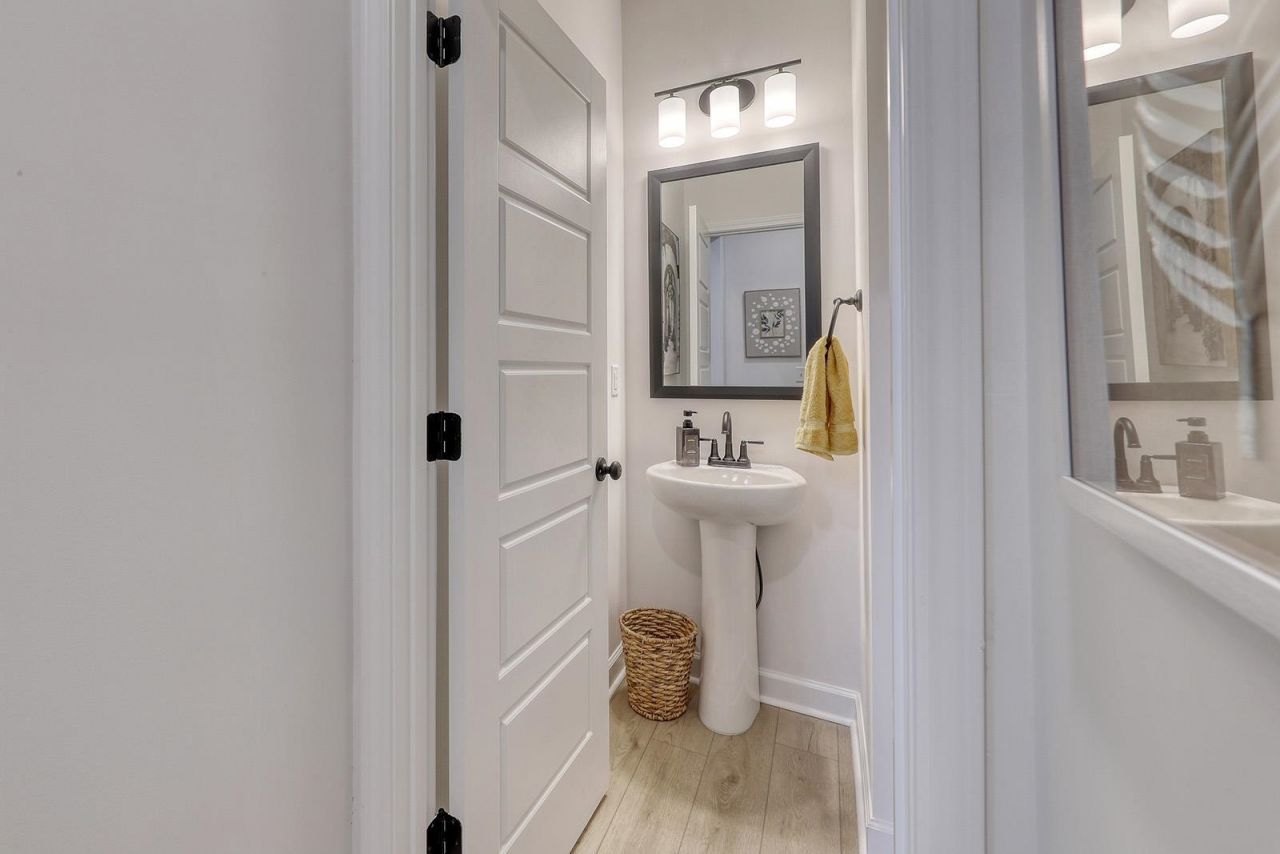 412 Ireland Way Photo 13