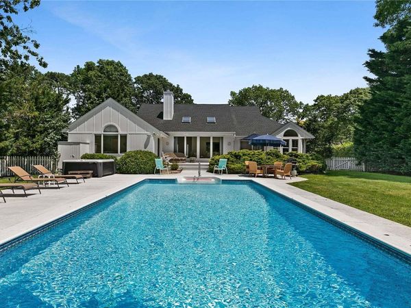 43 Bridle Path, Westhampton Beach, NY 11978