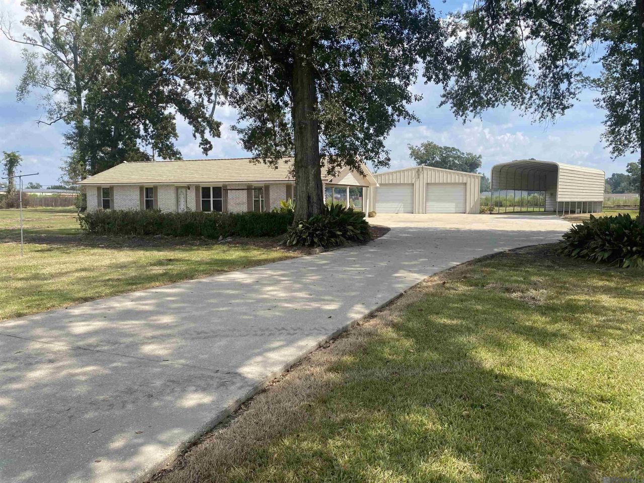 13428 Hilbert Young Rd, Gonzales, LA 70737 Main Photo