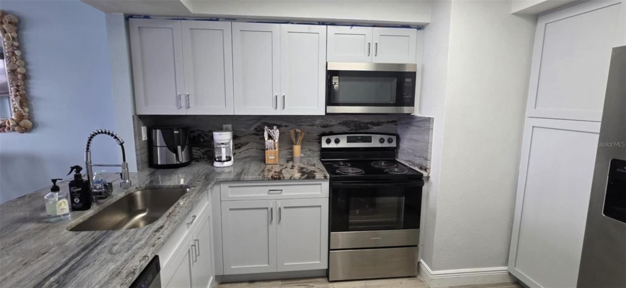 6177 Sun Boulevard, Unit 401, Saint Petersburg, FL 33715 Photo