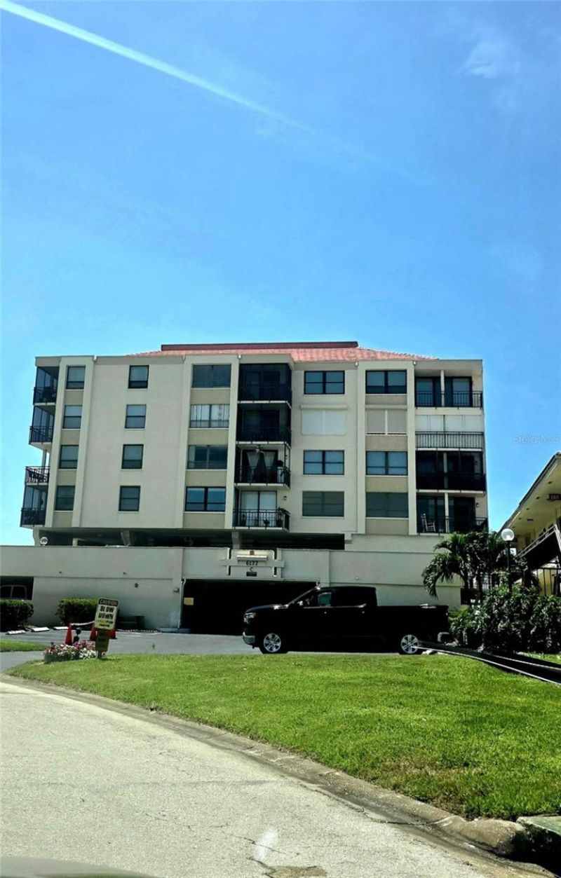 6177 Sun Boulevard, Unit 401, Saint Petersburg, FL 33715 Photo