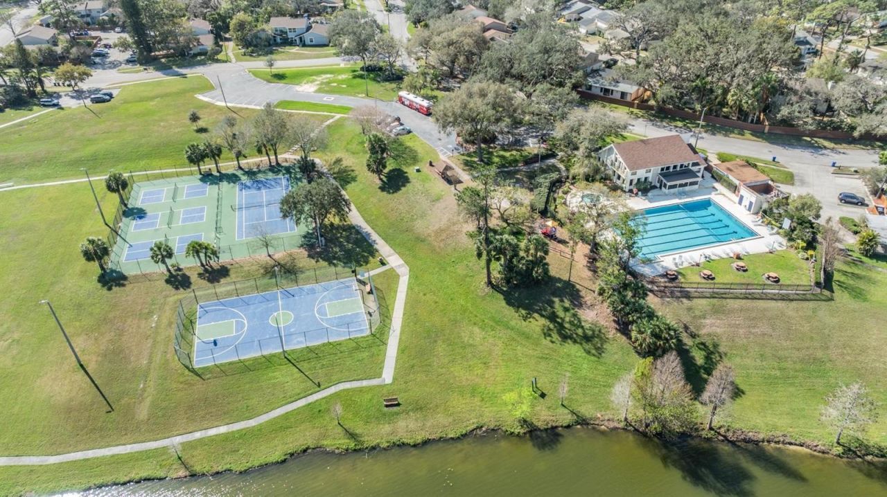 14631 Lake Forest Drive, Lutz, FL 33559 Photo
