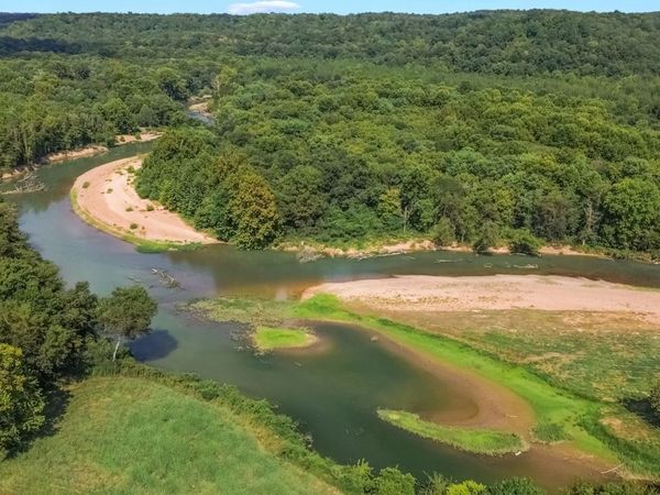 2402 Lobelville Hwy, Linden, TN 37096