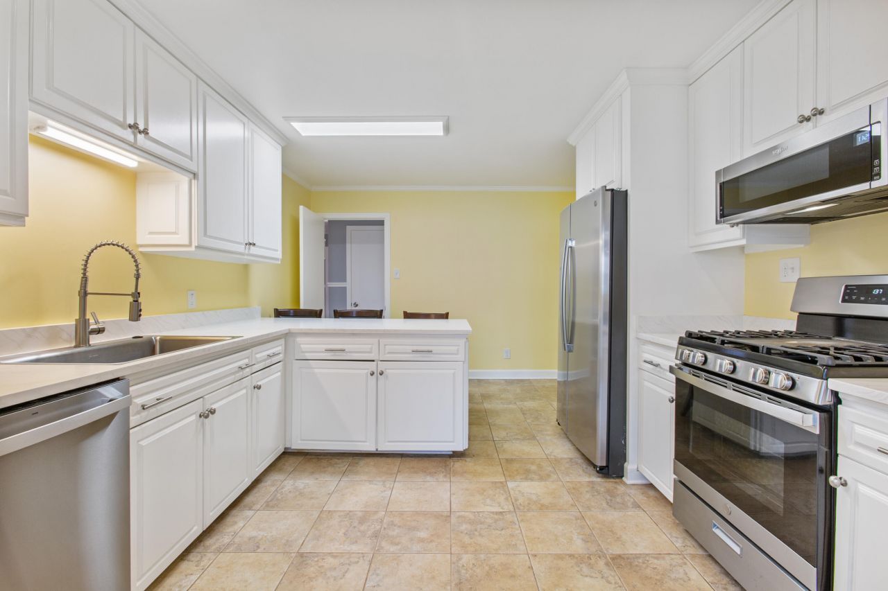 113 Center Street Photo 12