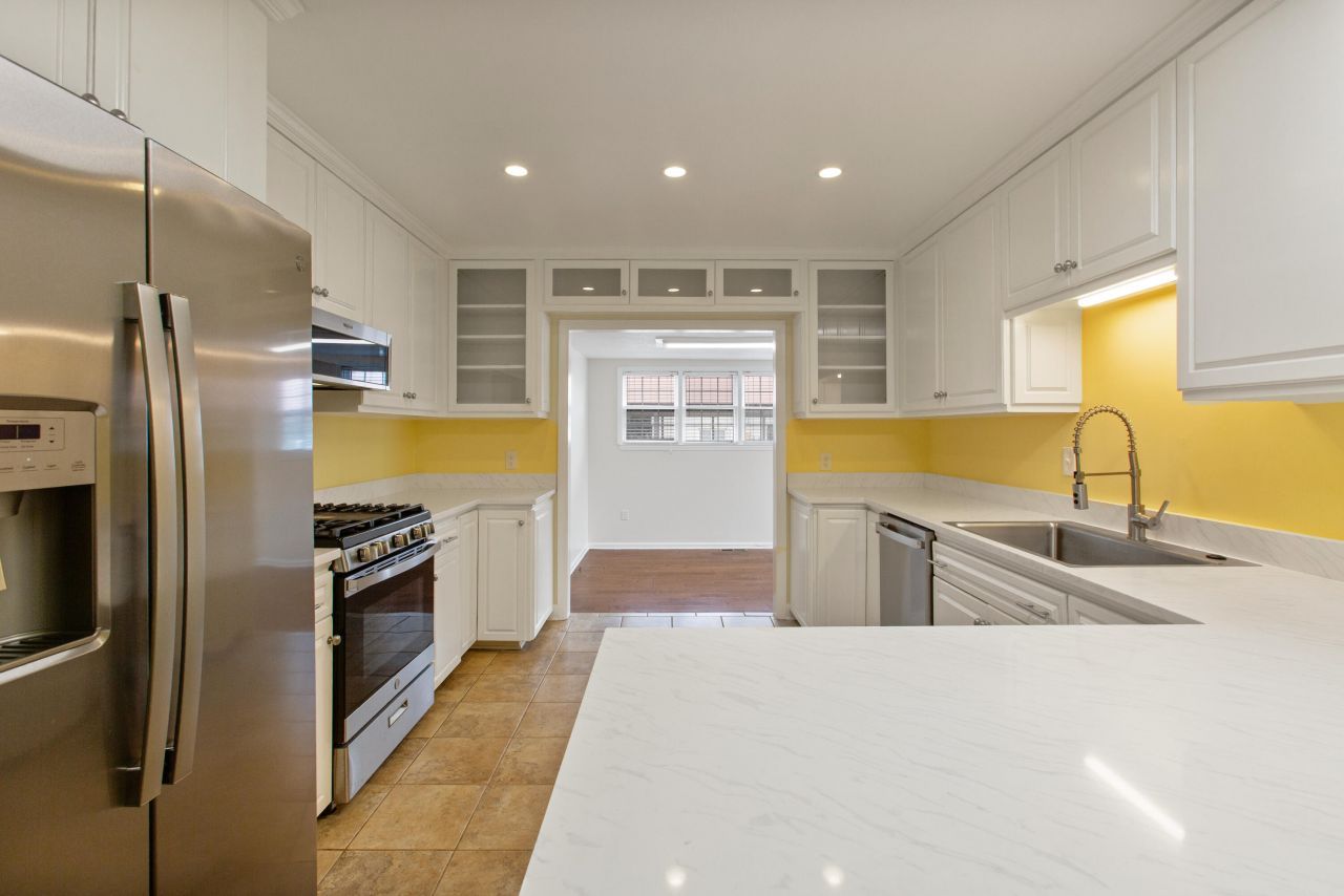 113 Center Street Photo 13