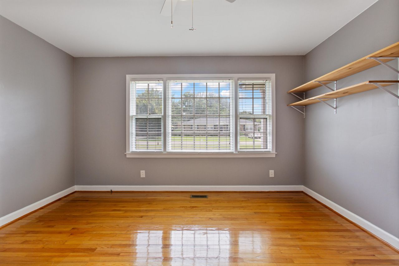 113 Center Street Photo 18