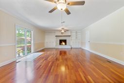 113 Center Street photo 4