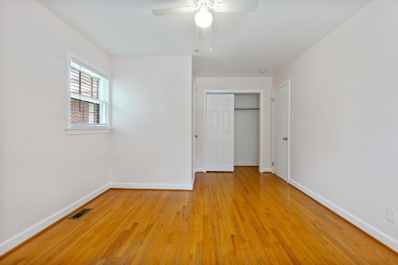 113 Center Street Photo 21