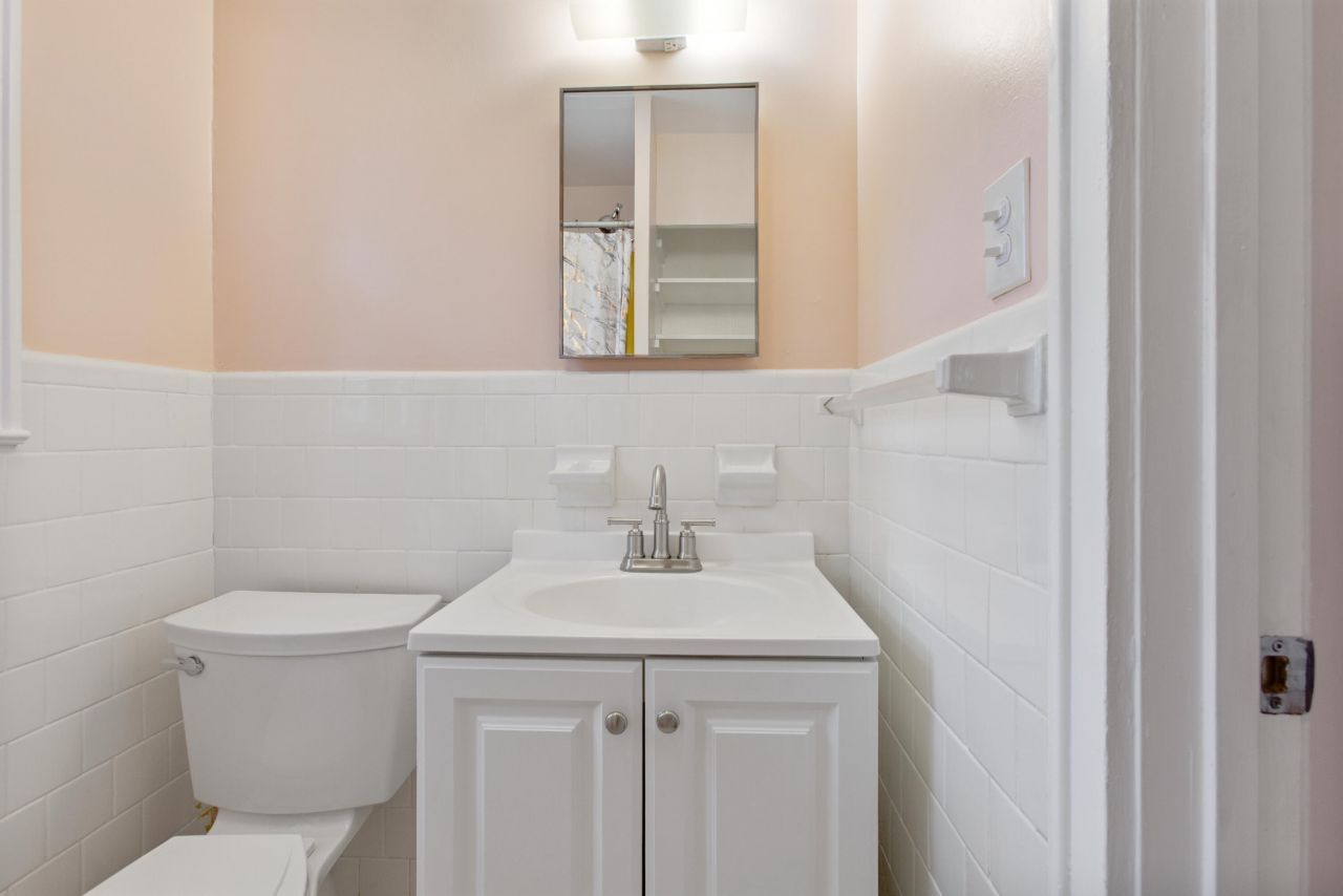 113 Center Street Photo 21