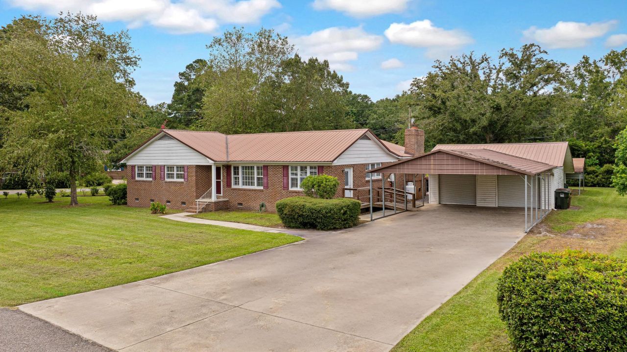 113 Center Street Photo 26