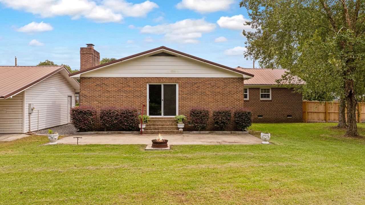 113 Center Street Photo 29