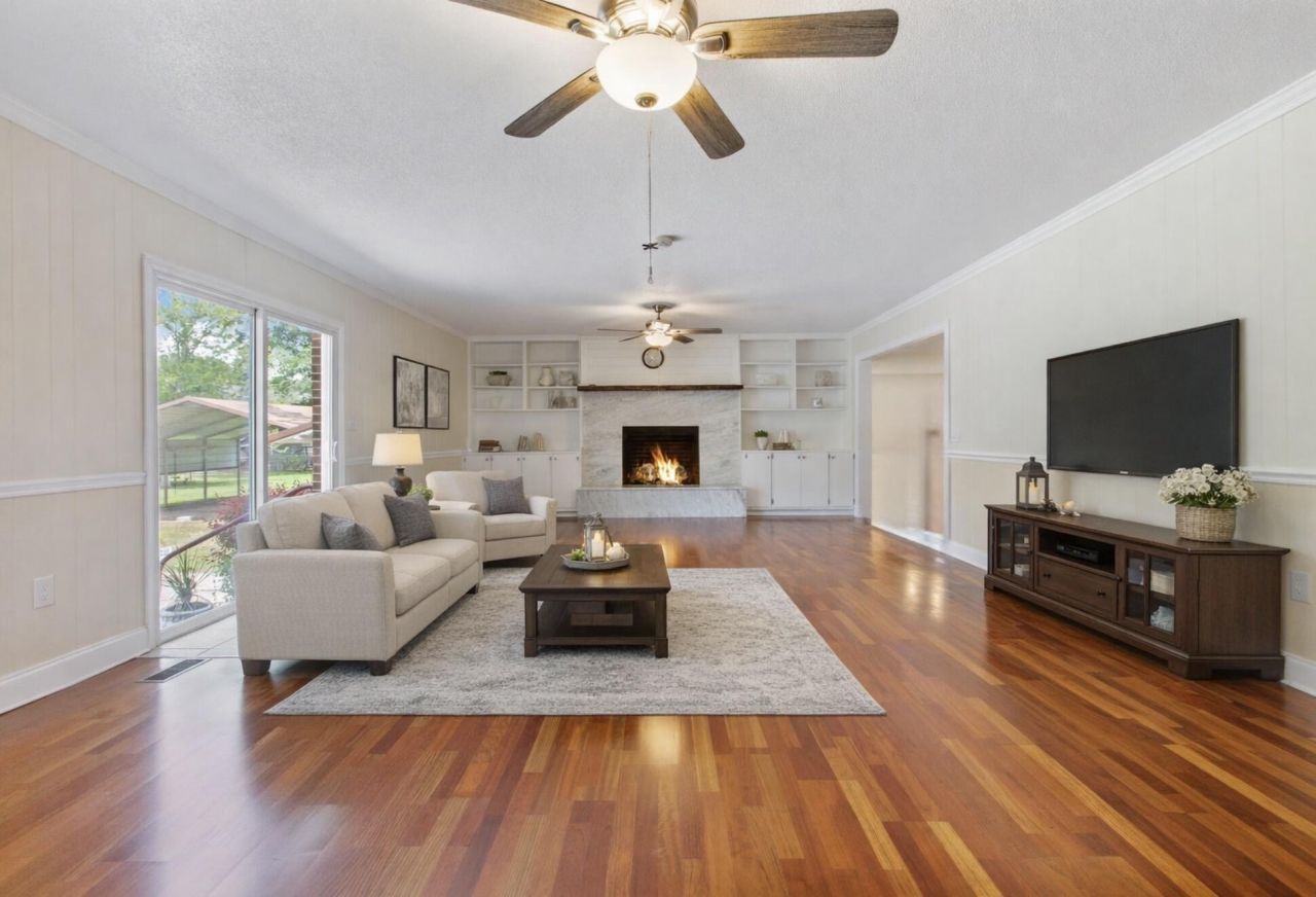 113 Center Street Photo 3