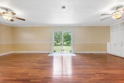 113 Center Street photo 4