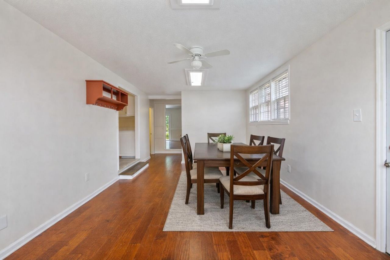 113 Center Street Photo 9