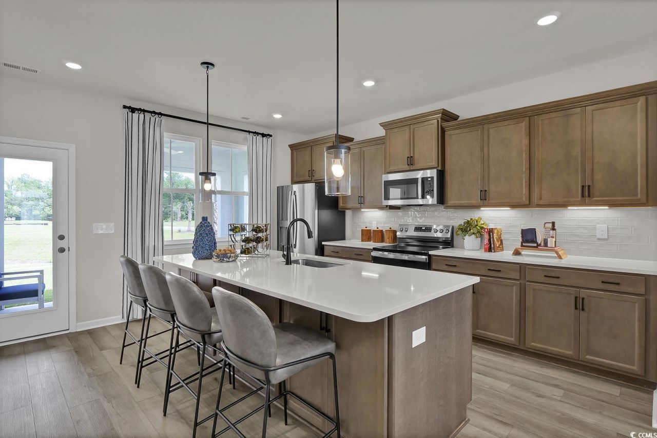 475 Ireland Way Photo 5