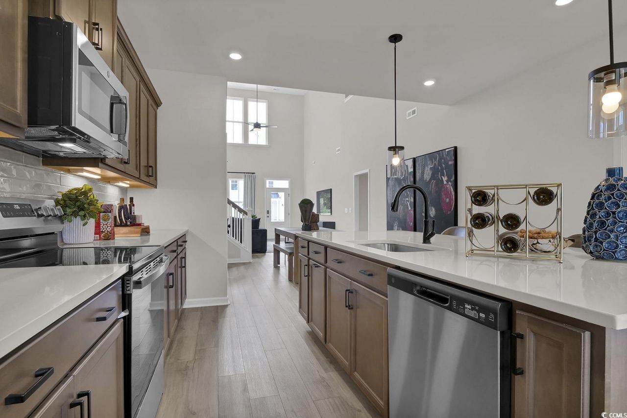 475 Ireland Way Photo 6