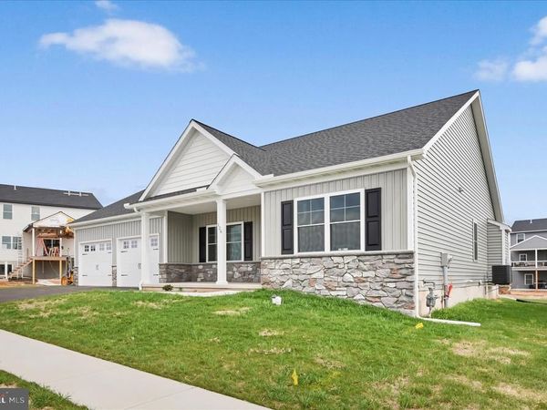 126 N. WEST VIEW, ELIZABETHTOWN, PA 17022