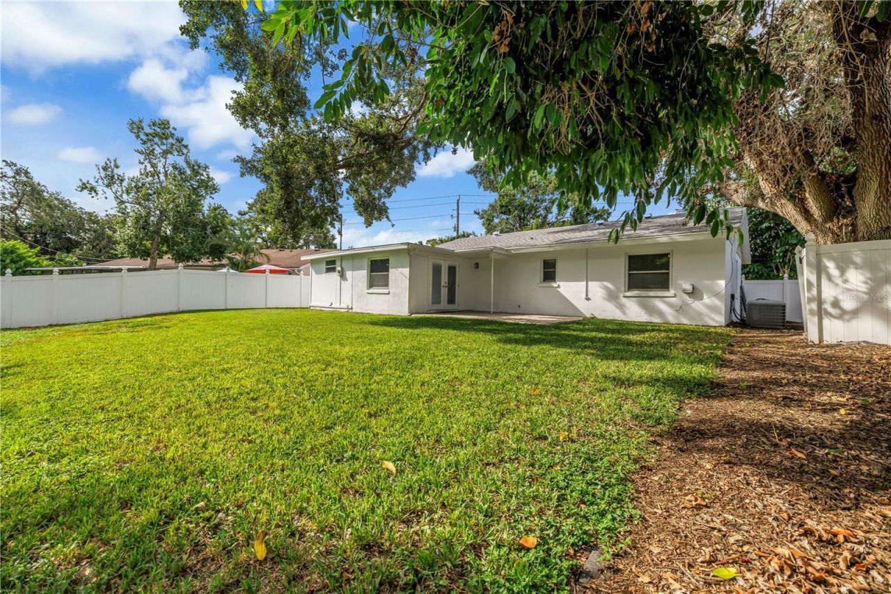 1477 S School Avenue, Sarasota, FL 34239 Photo