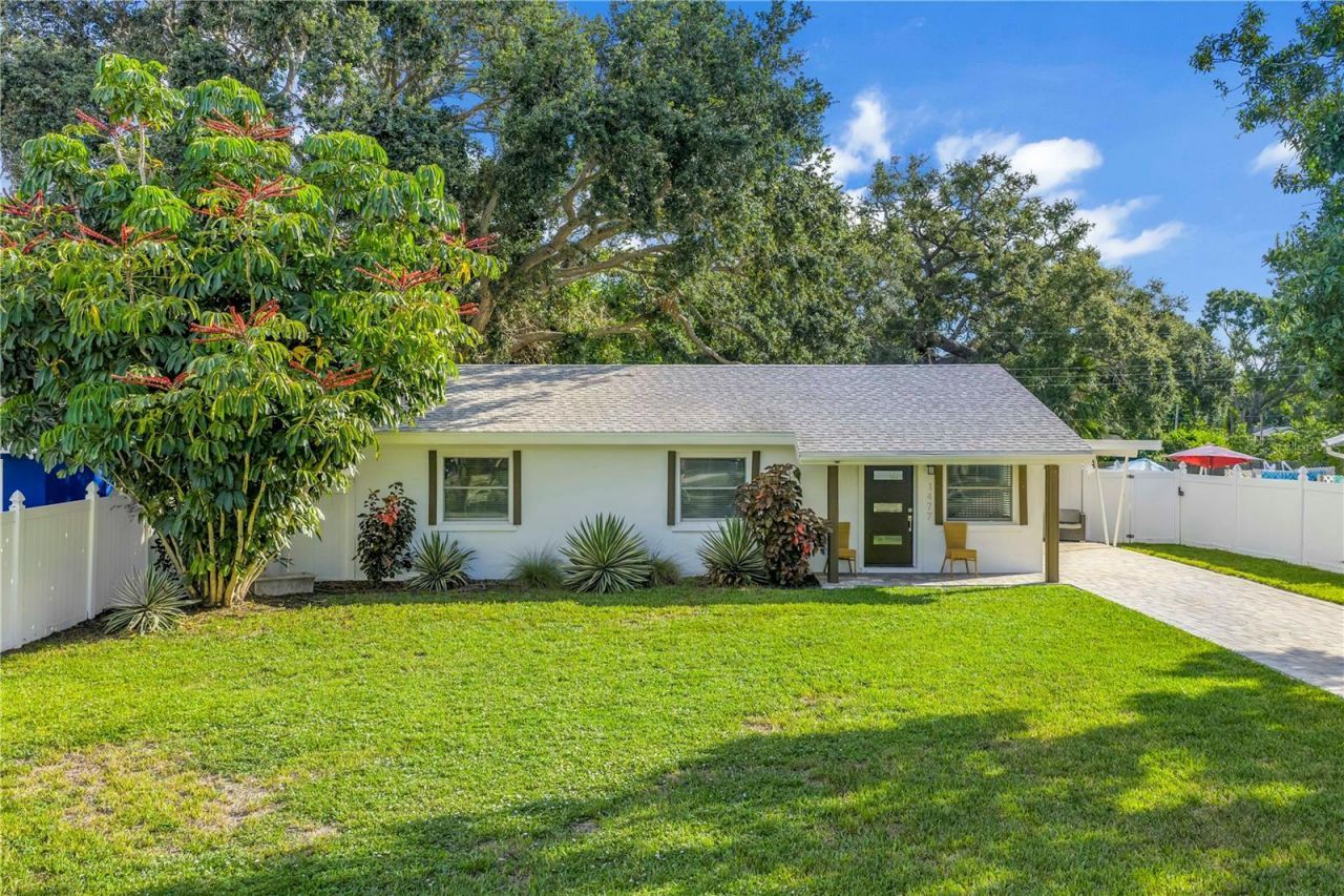 1477 S School Avenue, Sarasota, FL 34239 Photo