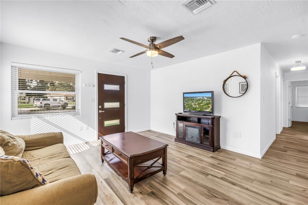 1477 S School Avenue, Sarasota, FL 34239 Photo