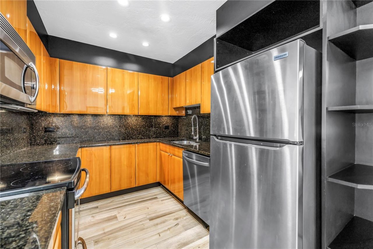 1477 S School Avenue, Sarasota, FL 34239 Photo