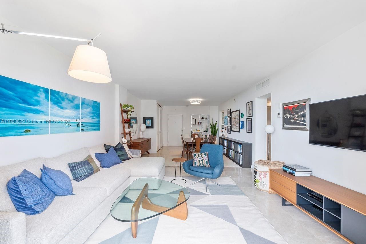 90 Edgewater Dr, Unit 820, Coral Gables, FL 33133 Photo