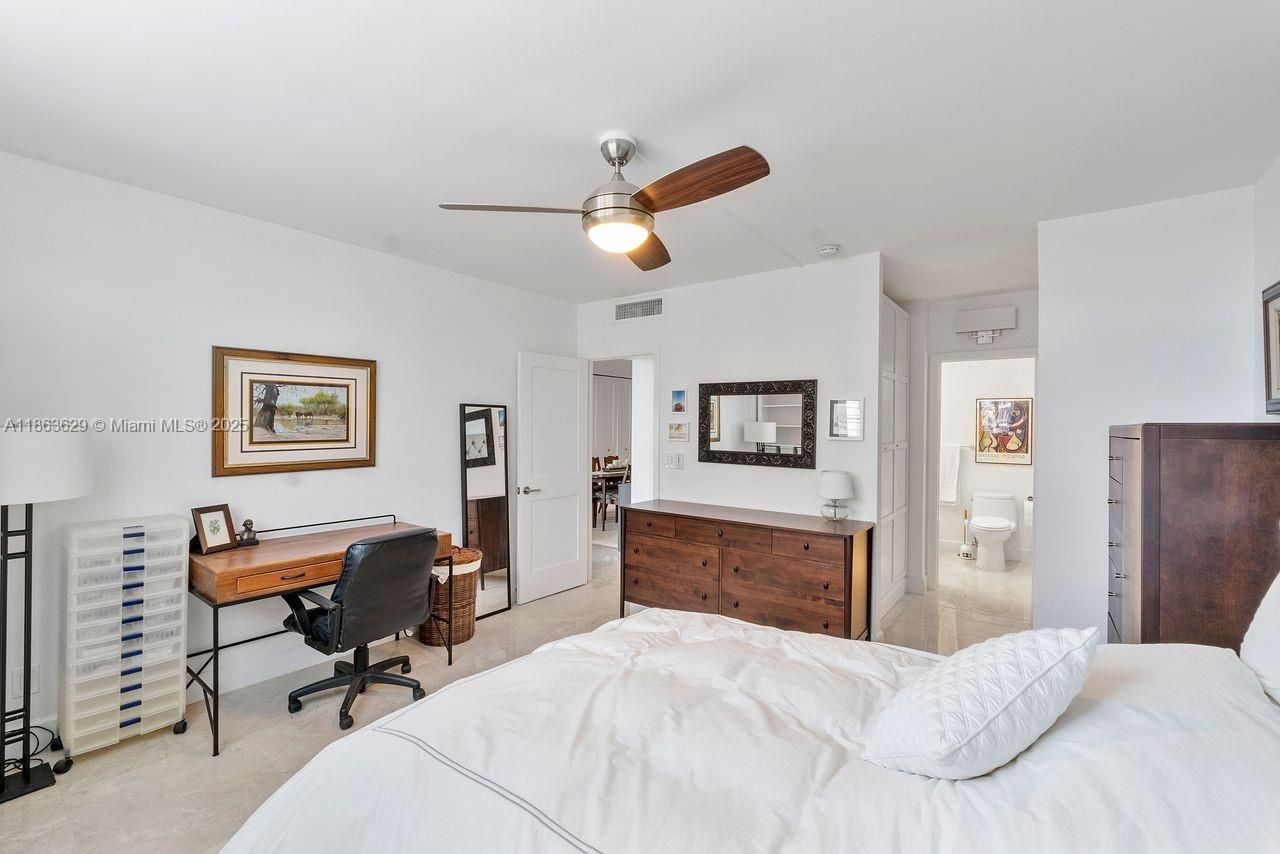 90 Edgewater Dr, Unit 820, Coral Gables, FL 33133 Photo