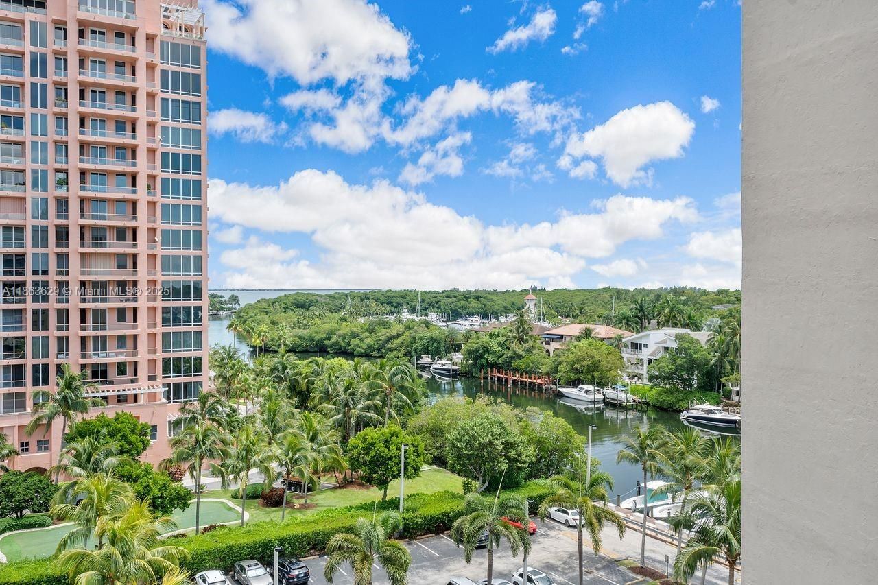 90 Edgewater Dr, Unit 820, Coral Gables, FL 33133 Photo