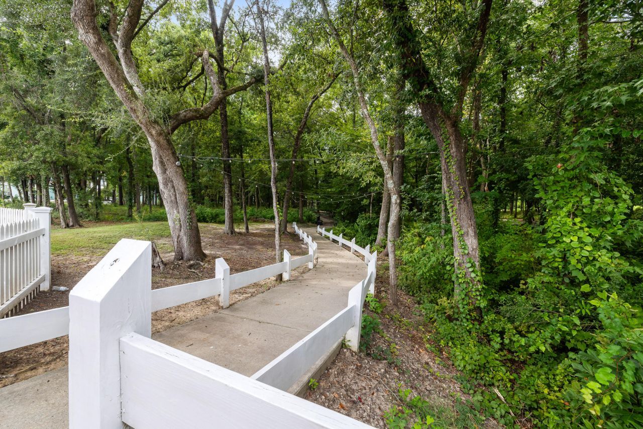 5005 Conestoga Drive Photo 33