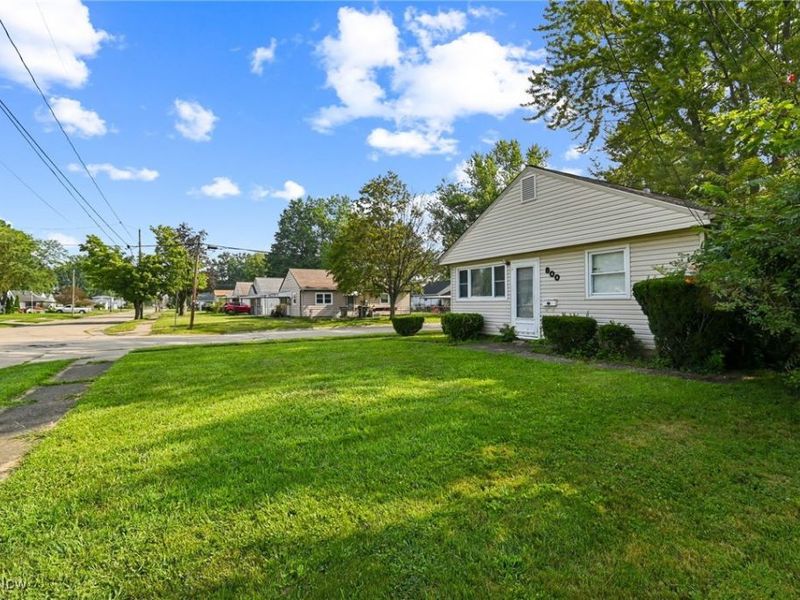 800 Boston Avenue, Elyria, OH 44035 Photo 14