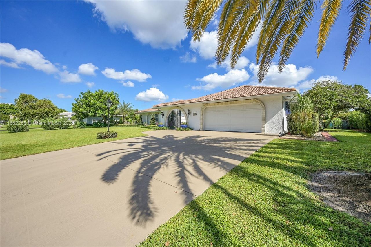 524 Muirfield Dr, Atlantis, FL 33462 Photo