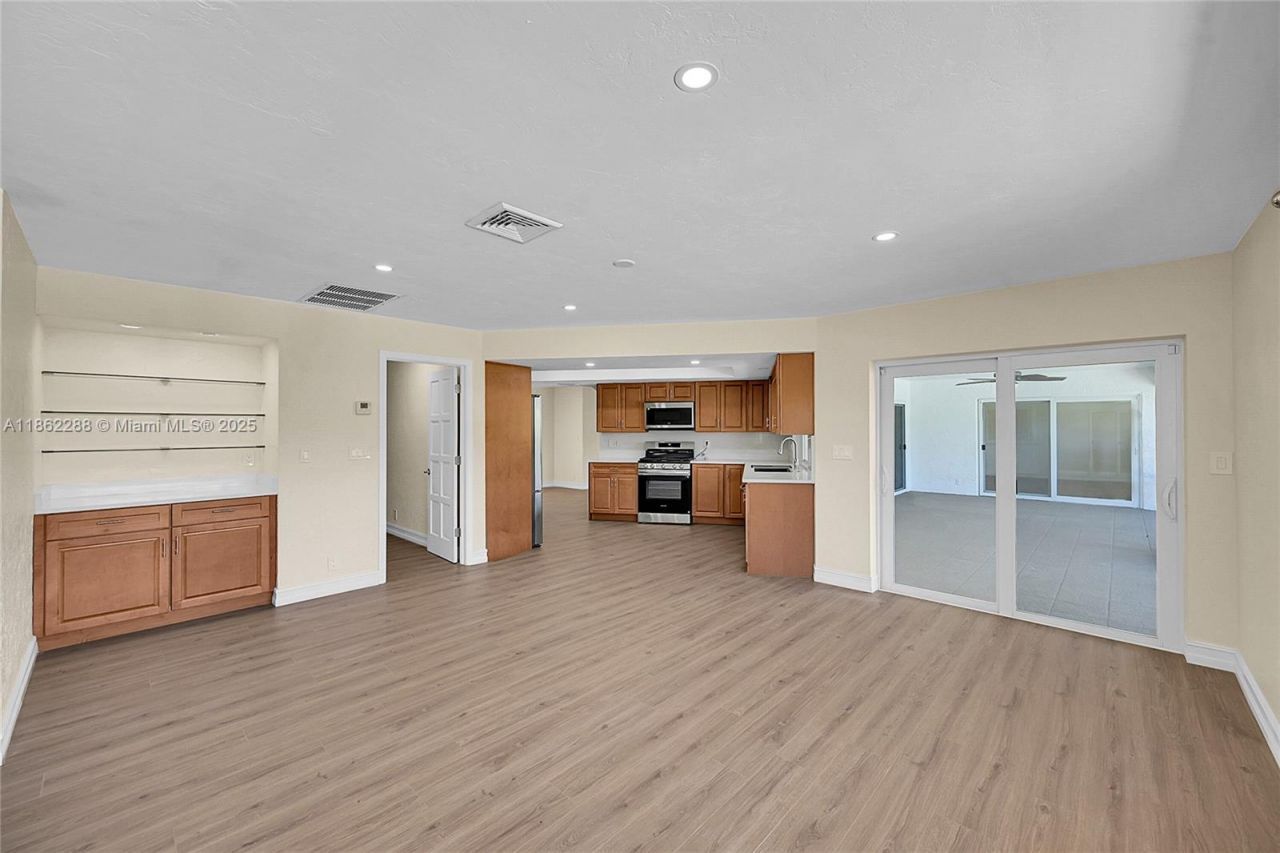 524 Muirfield Dr, Atlantis, FL 33462 Photo