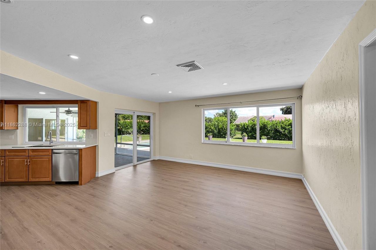 524 Muirfield Dr, Atlantis, FL 33462 Photo