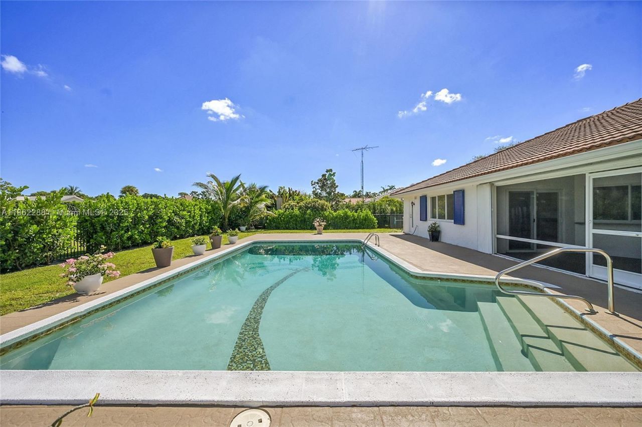 524 Muirfield Dr, Atlantis, FL 33462 Photo