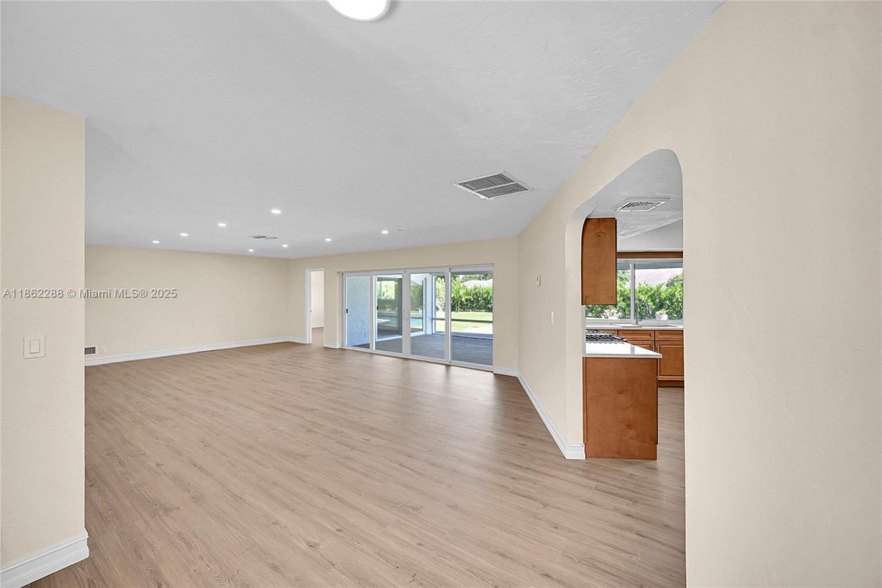 524 Muirfield Dr, Atlantis, FL 33462 Photo