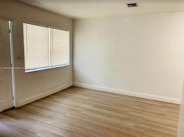 738 NE 86th St, Unit 5, Miami, FL 33138 Photo