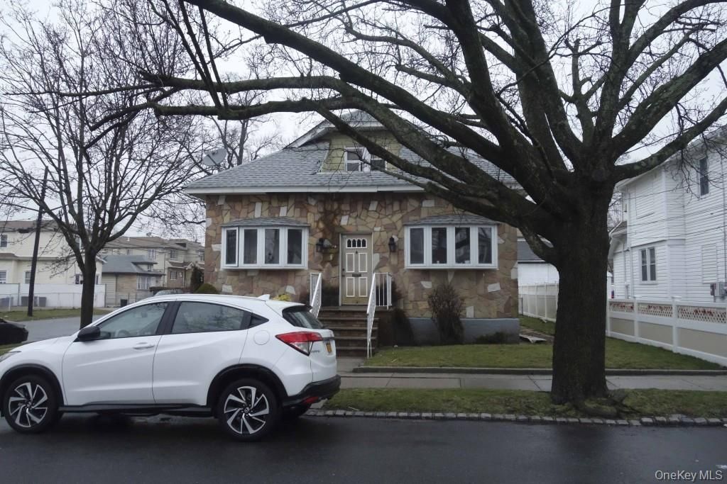 22023 137th Avenue, Springfield Gardens, NY 11413 Main Photo