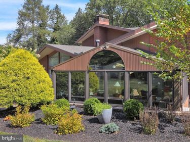 1617 MEADOWLARK, WYOMISSING, PA 19610