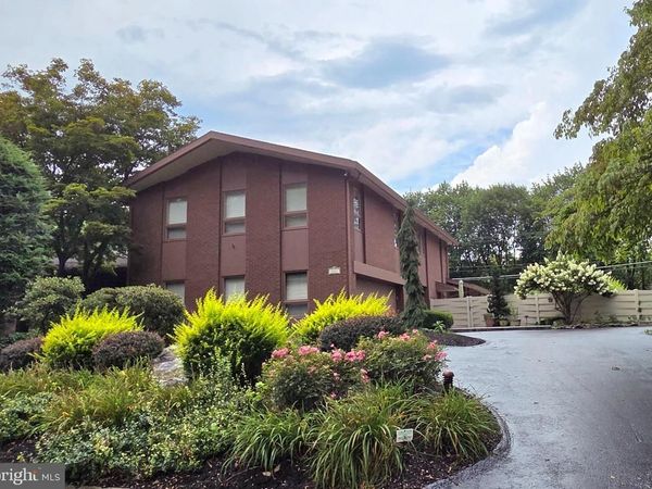 1617 MEADOWLARK, WYOMISSING, PA 19610