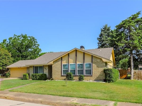 1327 Big Stone Gap Road, Duncanville, TX 75137