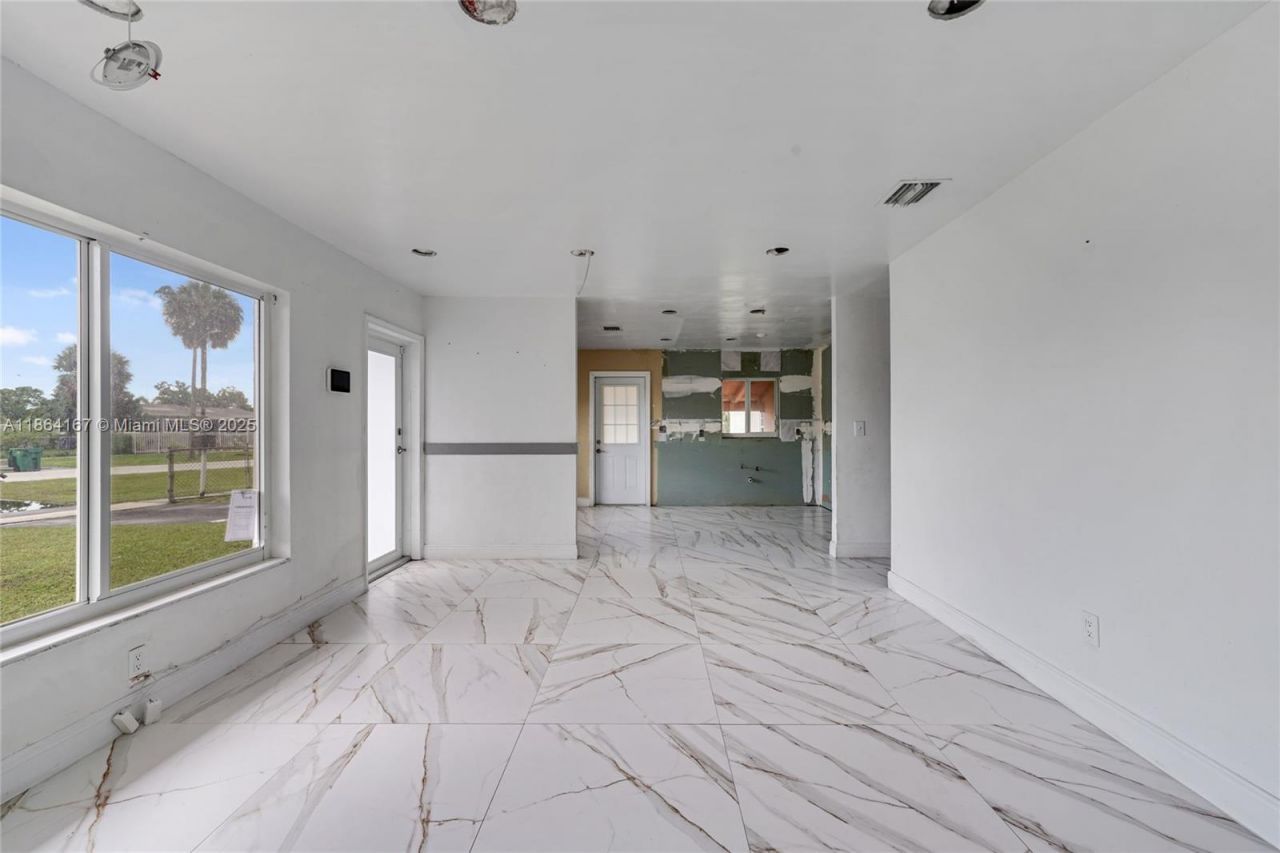 20401 NW 22nd Ave, Miami Gardens, FL 33056 Photo