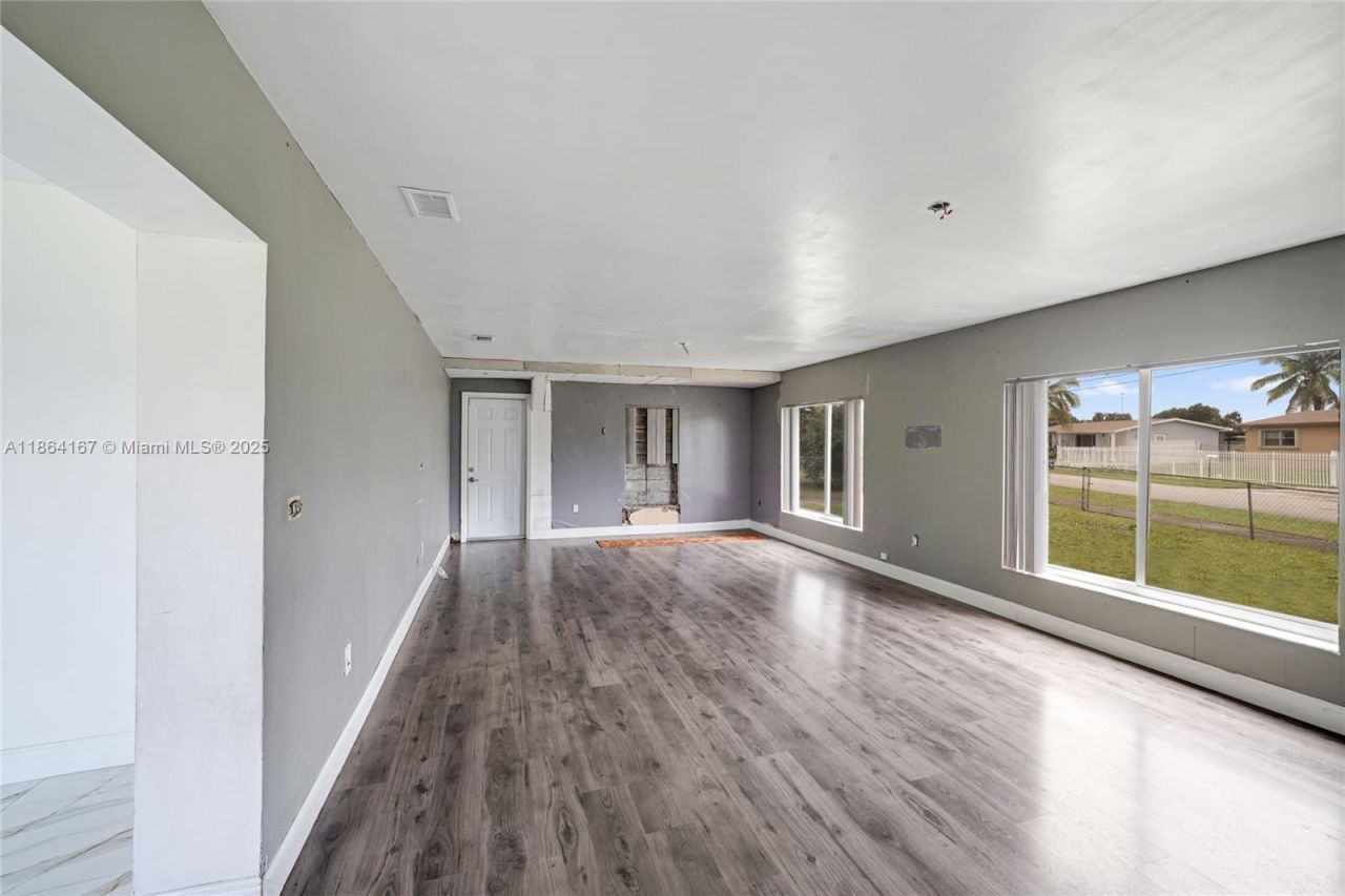 20401 NW 22nd Ave, Miami Gardens, FL 33056 Photo