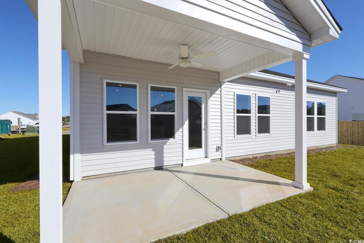 328 Garden Grove St Photo 24