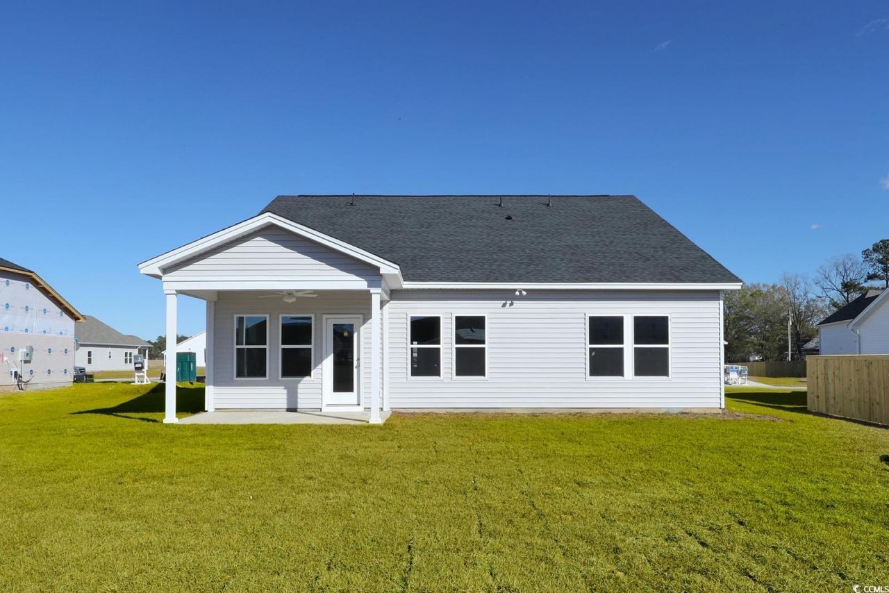 328 Garden Grove St Photo 26